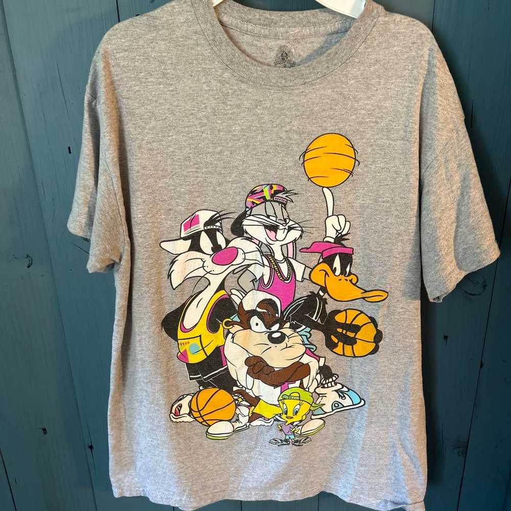Vintage 1996 Bugs Bunny & Crew T-Shirt, Size Medi… - image 1