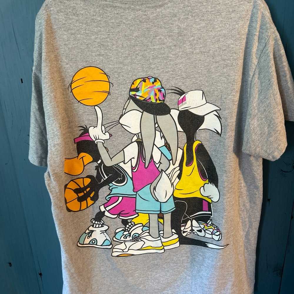 Vintage 1996 Bugs Bunny & Crew T-Shirt, Size Medi… - image 3