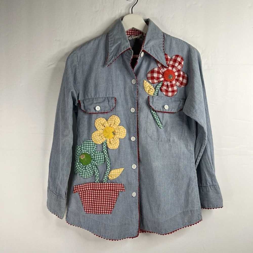 Vintage Size 10 70s Daisy Appliqué Chambray Shirt… - image 3