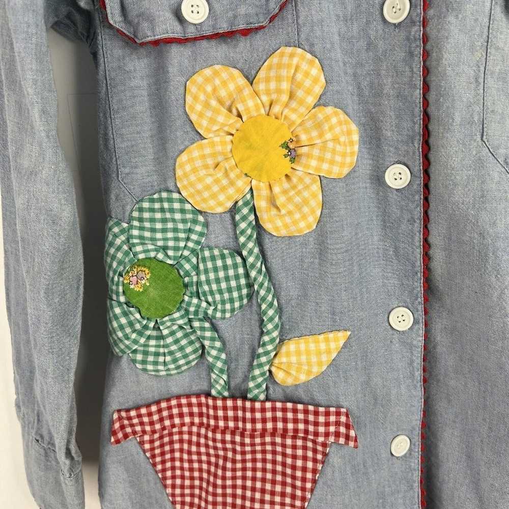 Vintage Size 10 70s Daisy Appliqué Chambray Shirt… - image 5