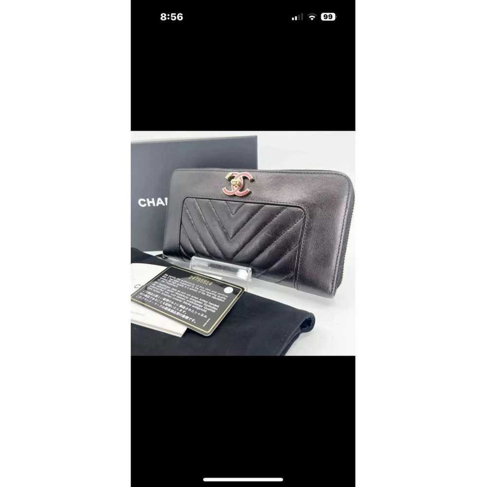 Chanel Boy leather clutch bag - image 2