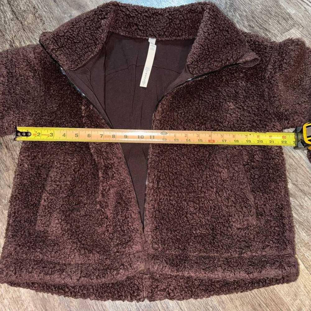 Lululemon Fuzzy Jacket Women Size 8 Brown Furry F… - image 7