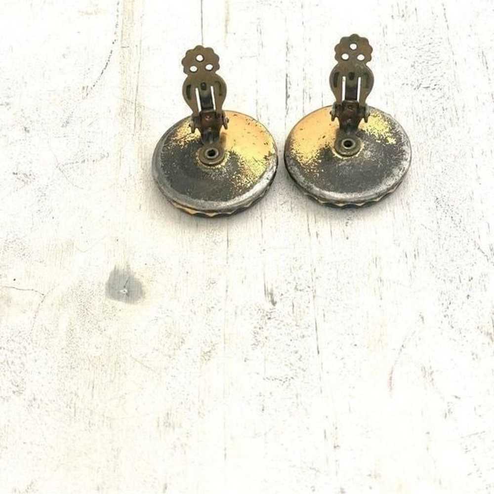 Black gold tone round vintage clip on earrings - image 10