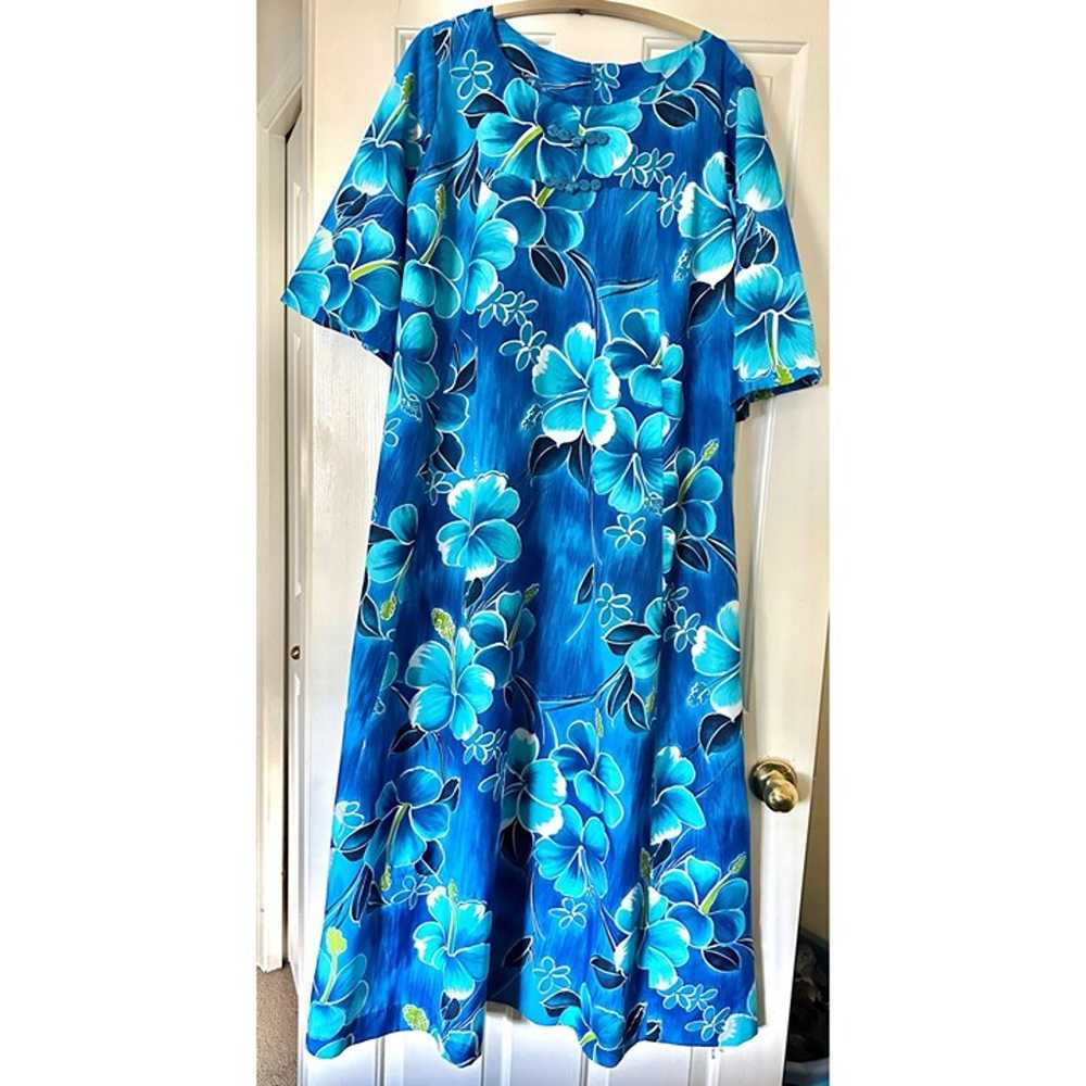 Vintage 1970s Half Sleeve Muumuu In Blue Hibiscus… - image 1