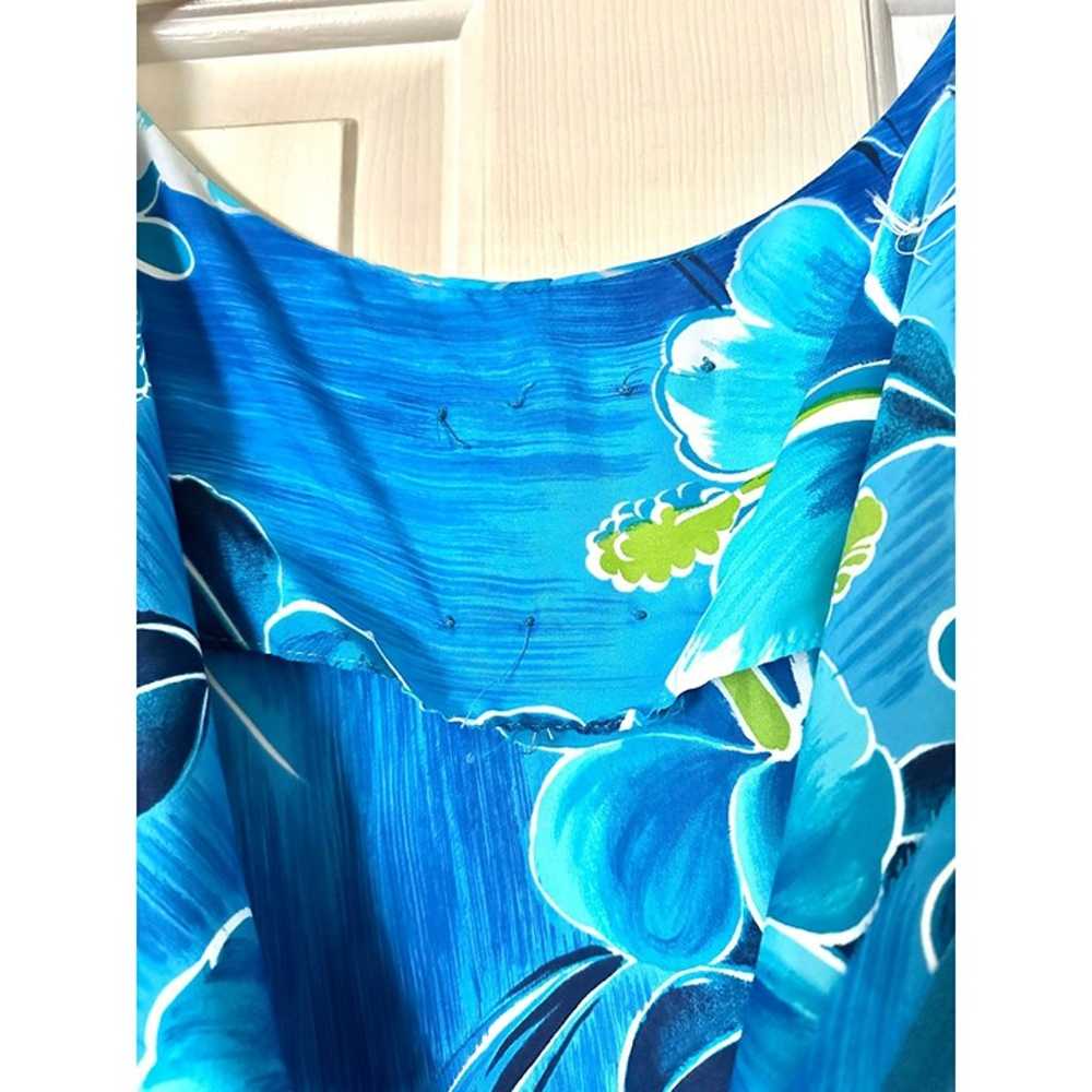 Vintage 1970s Half Sleeve Muumuu In Blue Hibiscus… - image 7