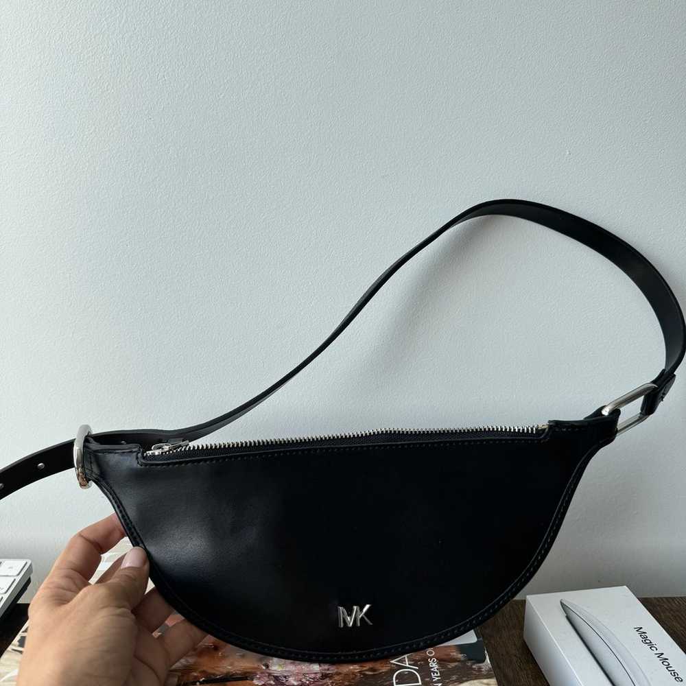 MICHAEL KORS slim belt bag - image 4