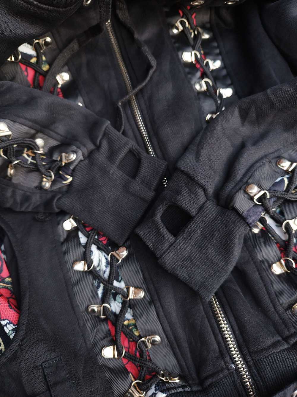 Skulls × Unbrnd Bondage rose & skull zip hoodie - image 7