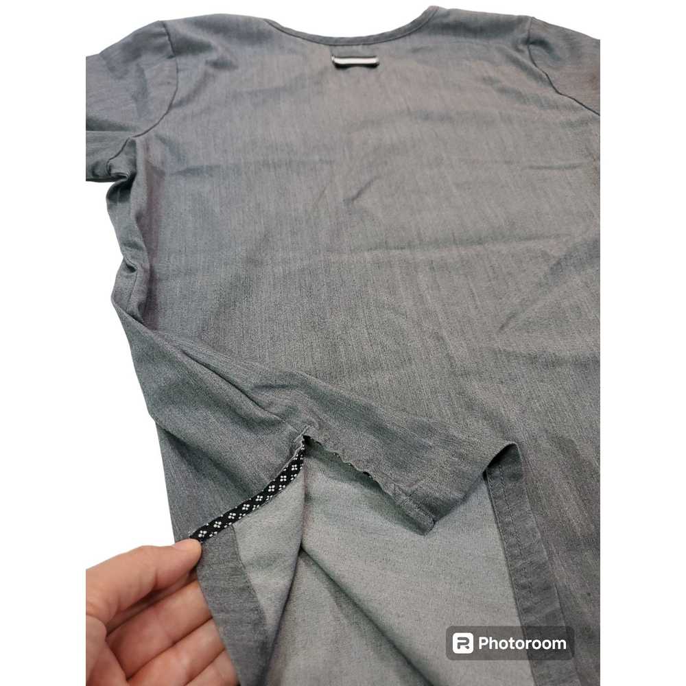 Unbrnd Beyond Scrubs | Grey Scrub Top| Size Small - image 6