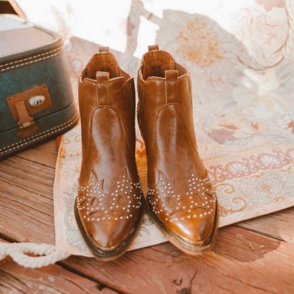 YOKI LEATHER WESTERN STUDED CHELSEA ANKLE BOOT si… - image 5
