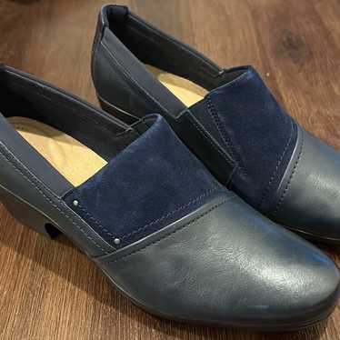 like new womens size 11 clarks navy leather julie… - image 1