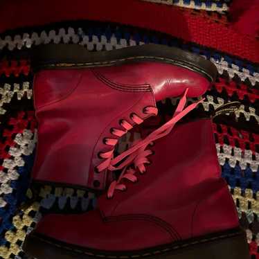 Dr. Martens 8 hole cherry red w hot pink laces