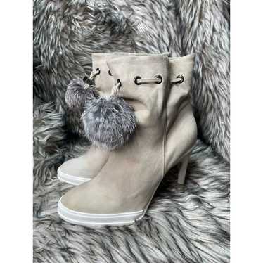 BCBG MAXAZRIA Ma Perry Ivory Suede Ankle Bootie 4… - image 1