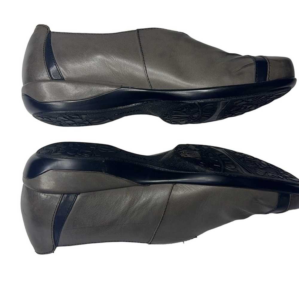 Aetrex EVA Grey Leather Slip-On Stretch Panel sho… - image 5