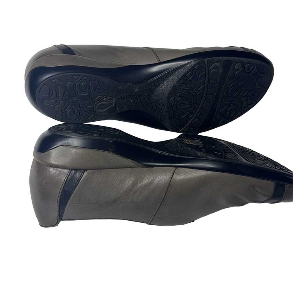 Aetrex EVA Grey Leather Slip-On Stretch Panel sho… - image 9