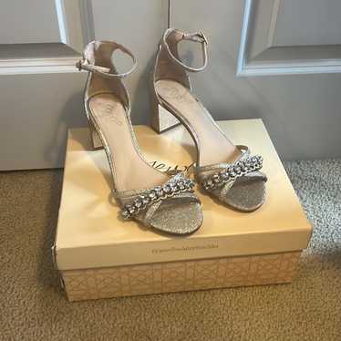 Gold jewel badgley mischka heels