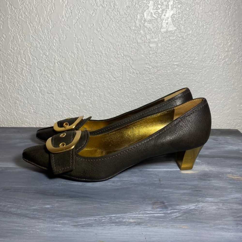 Prada gold buckle heels sz 39 - image 2