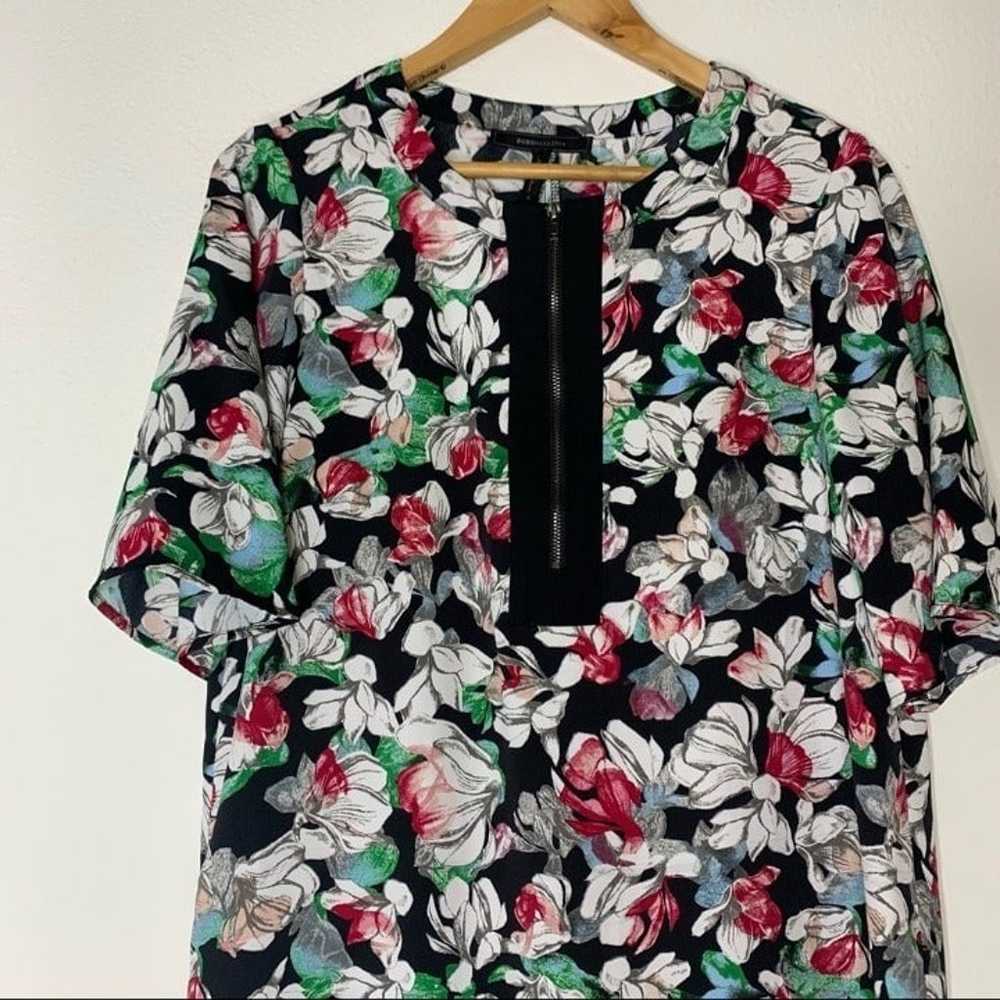 BCBGMAXAZRIA  black and Floral-Print Shift Dress … - image 8