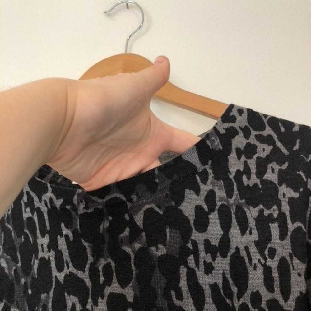 ANN TAYLOR LOFT Snakeskin Print Sweater Dress Gra… - image 6