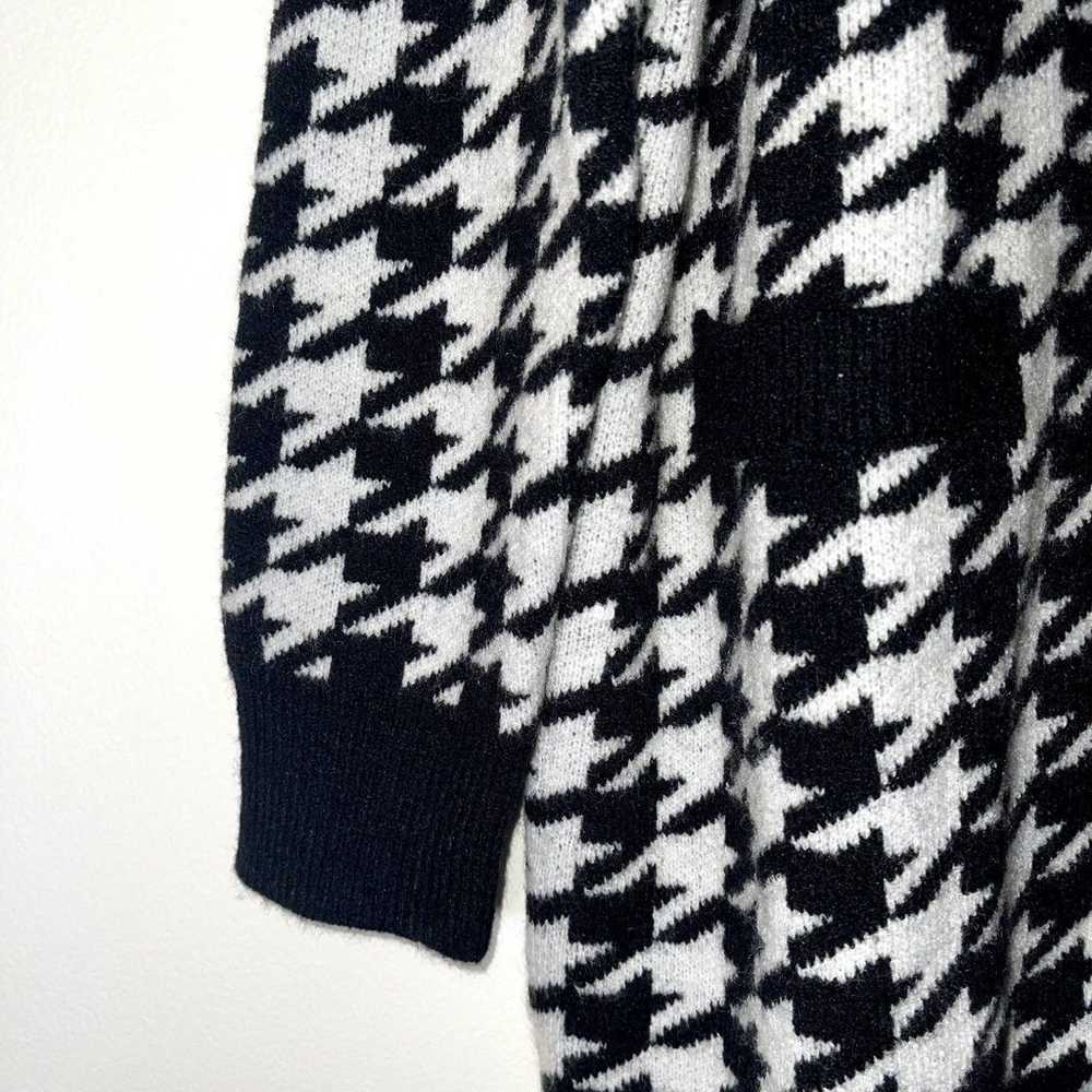 Lulus Truly Iconic Black and White Houndstooth Ca… - image 9