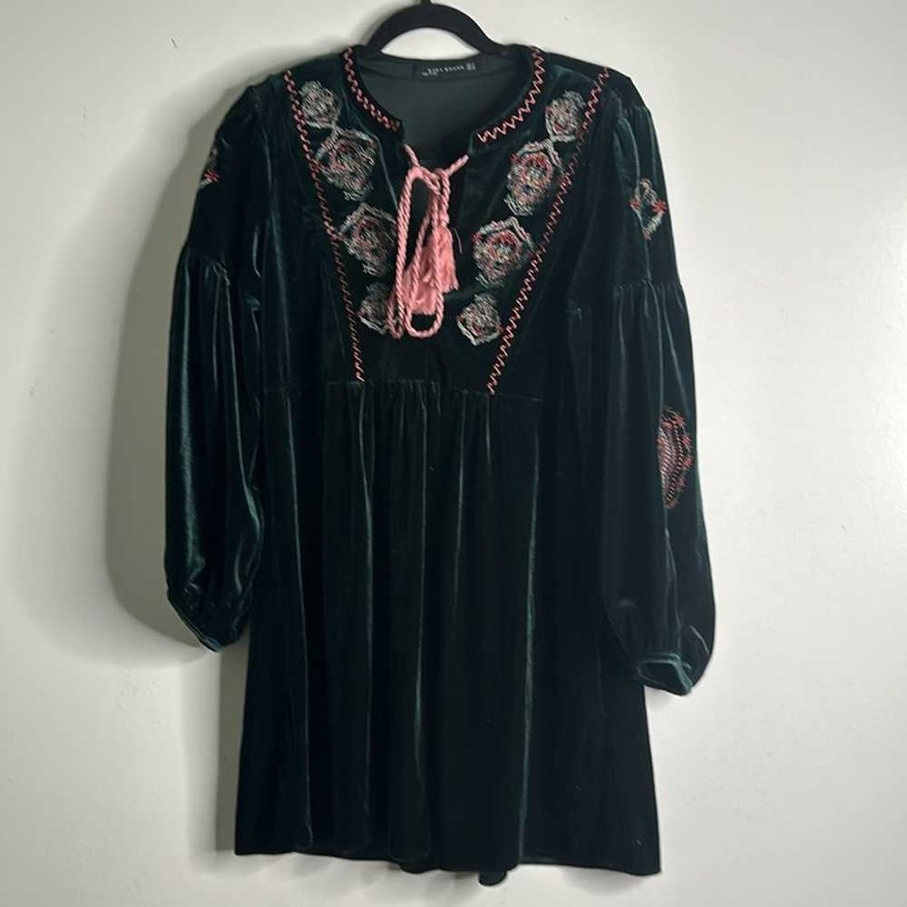 Zara green embroidery velvet mini dress long slee… - image 10