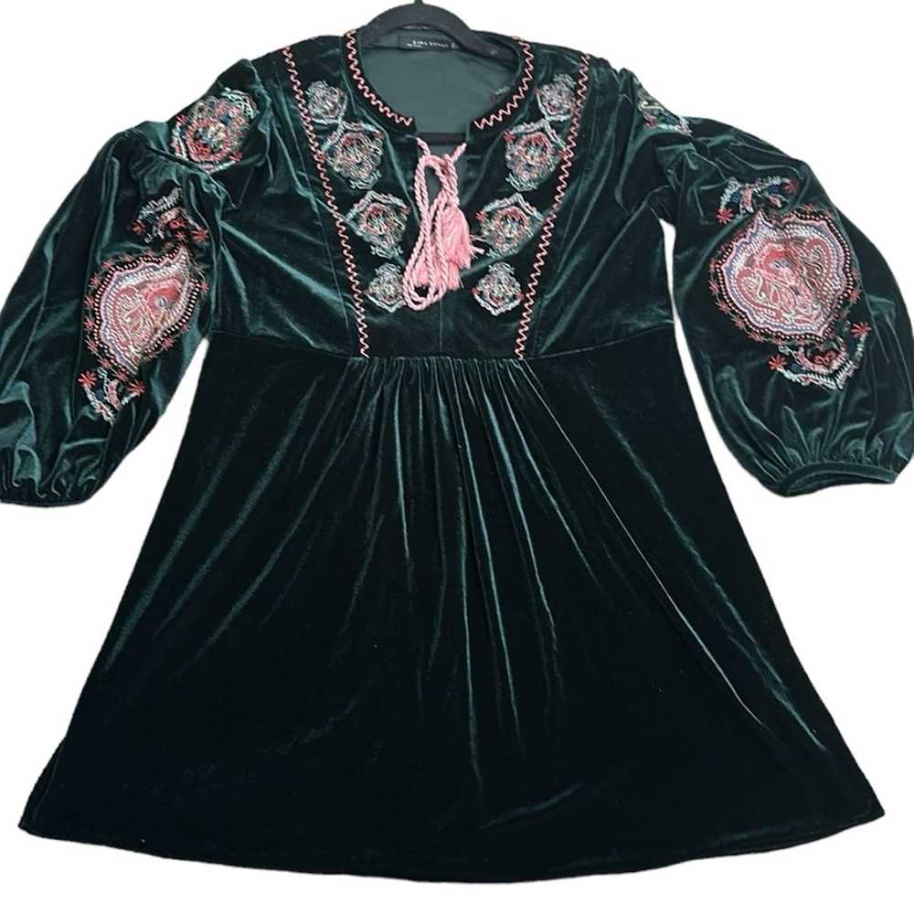 Zara green embroidery velvet mini dress long slee… - image 1