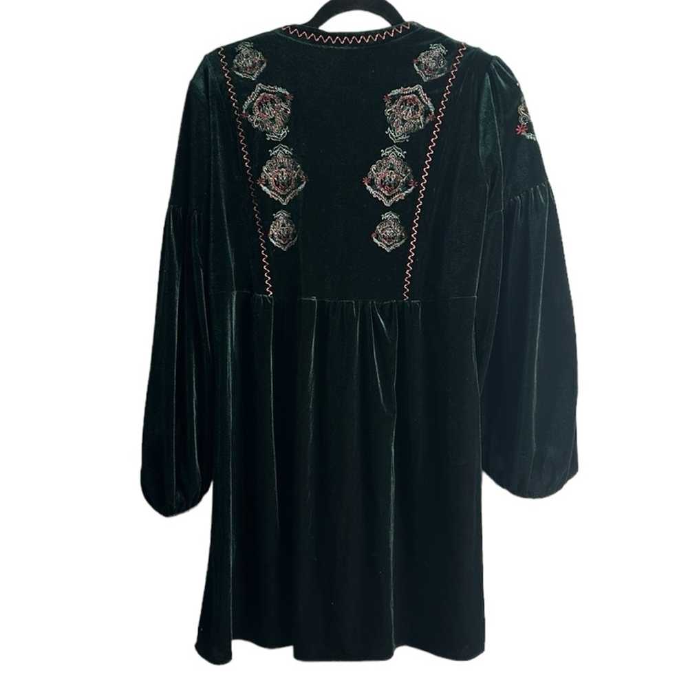Zara green embroidery velvet mini dress long slee… - image 3