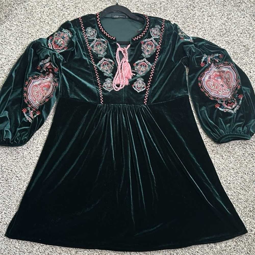 Zara green embroidery velvet mini dress long slee… - image 4