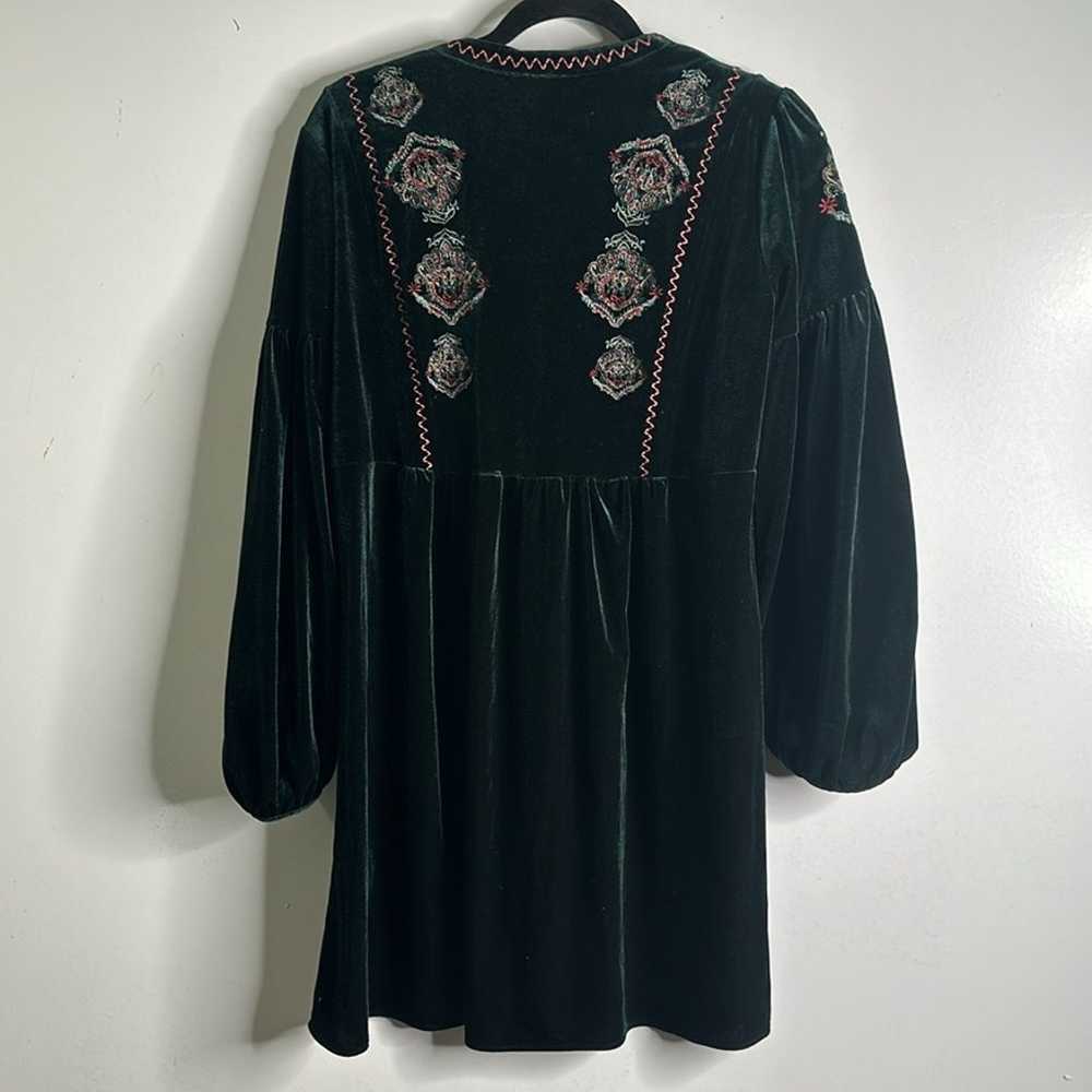 Zara green embroidery velvet mini dress long slee… - image 5