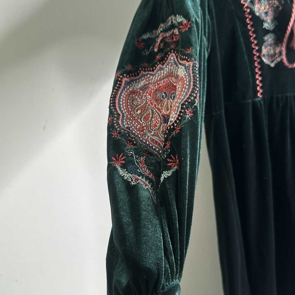 Zara green embroidery velvet mini dress long slee… - image 8