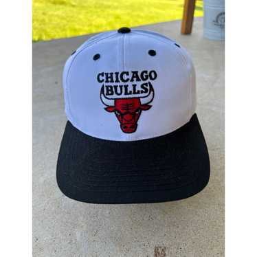 Other Vintage Chicago Bulls NBA White Snapback Ha… - image 1
