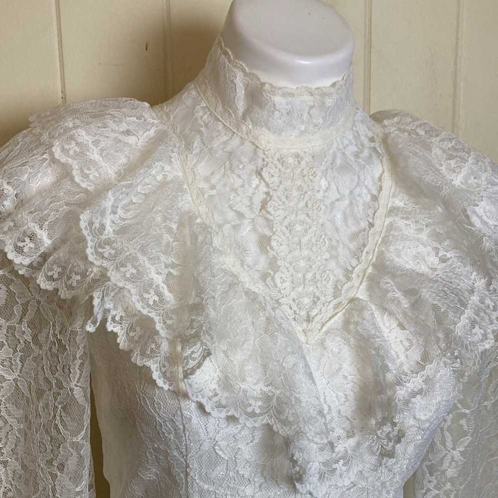 Vintage Boho Prairie Ruffle Lace Wedding Dress Si… - image 3