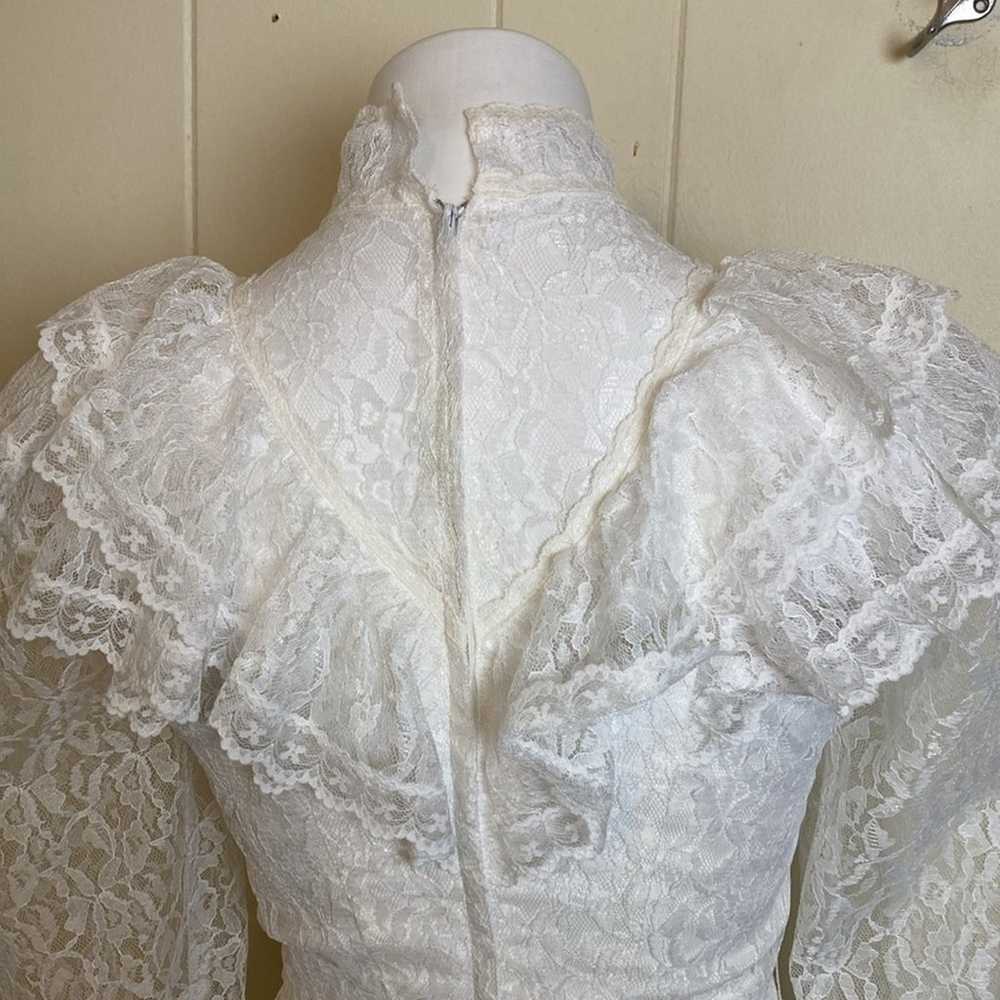 Vintage Boho Prairie Ruffle Lace Wedding Dress Si… - image 5