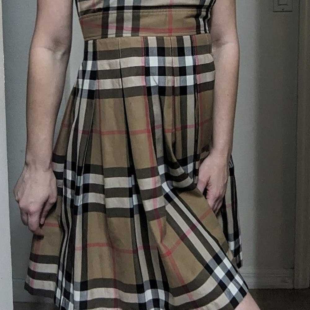 Burberry A line pleated dress size 2 - image 3