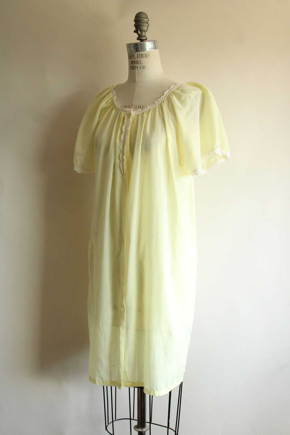 Vintage 1960s 1970s Yellow Robe with Pockets - image 7