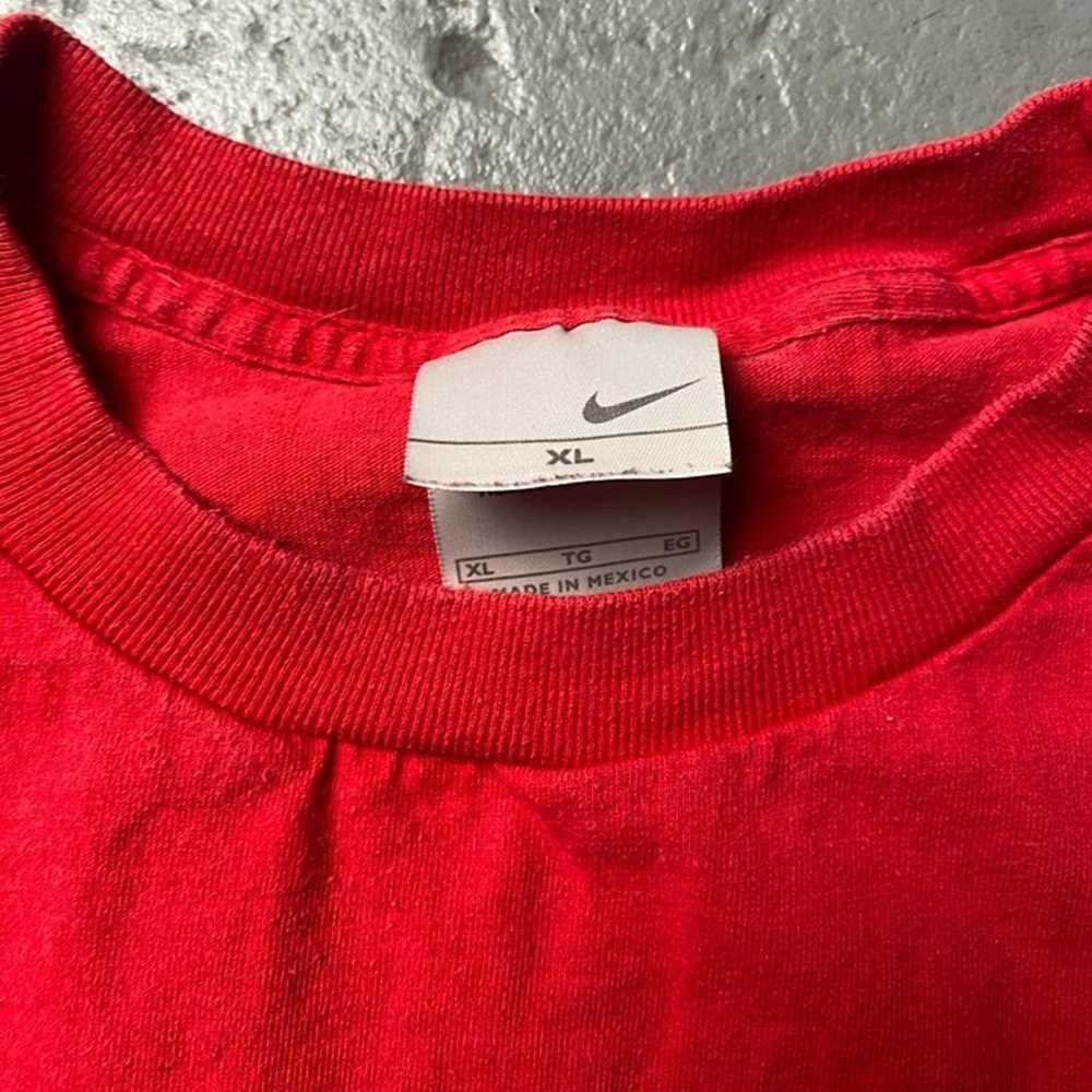 Vintage Nike Embroidered Red Faded Essential T-Sh… - image 3