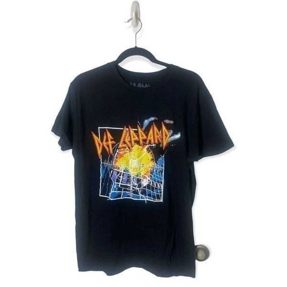 Def Leppard SZ L band t-shirt - image 1