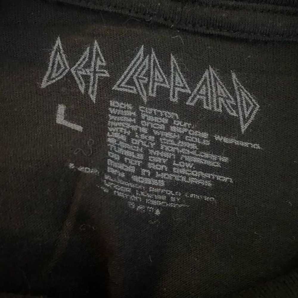 Def Leppard SZ L band t-shirt - image 3