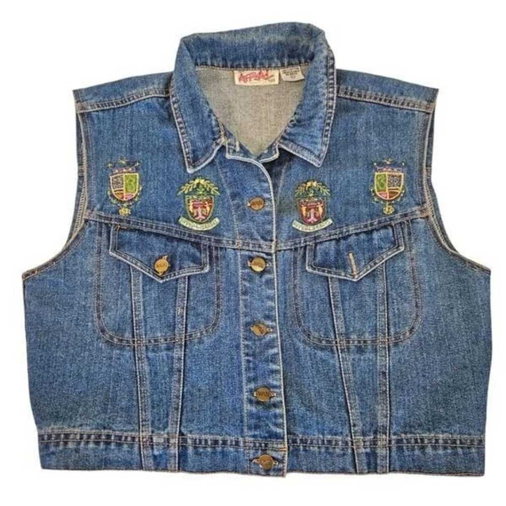 Vintage '90s Appeal Sleeveless Embroidered Patch … - image 1