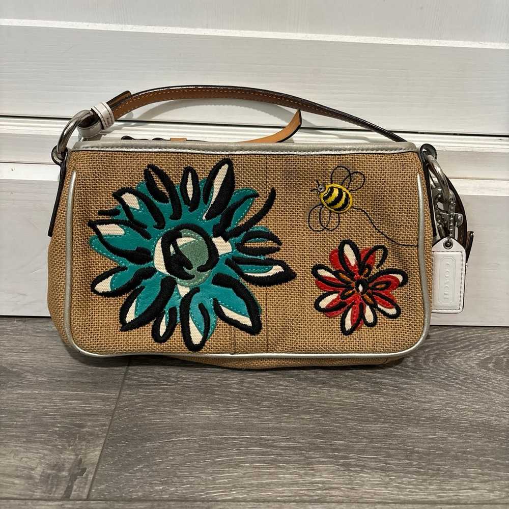 Coach L053-8672 Straw Bumblebee Flower Shoulder B… - image 1