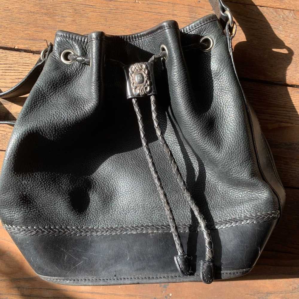 Vintage Fossil black leather crossbody feed bag - image 2