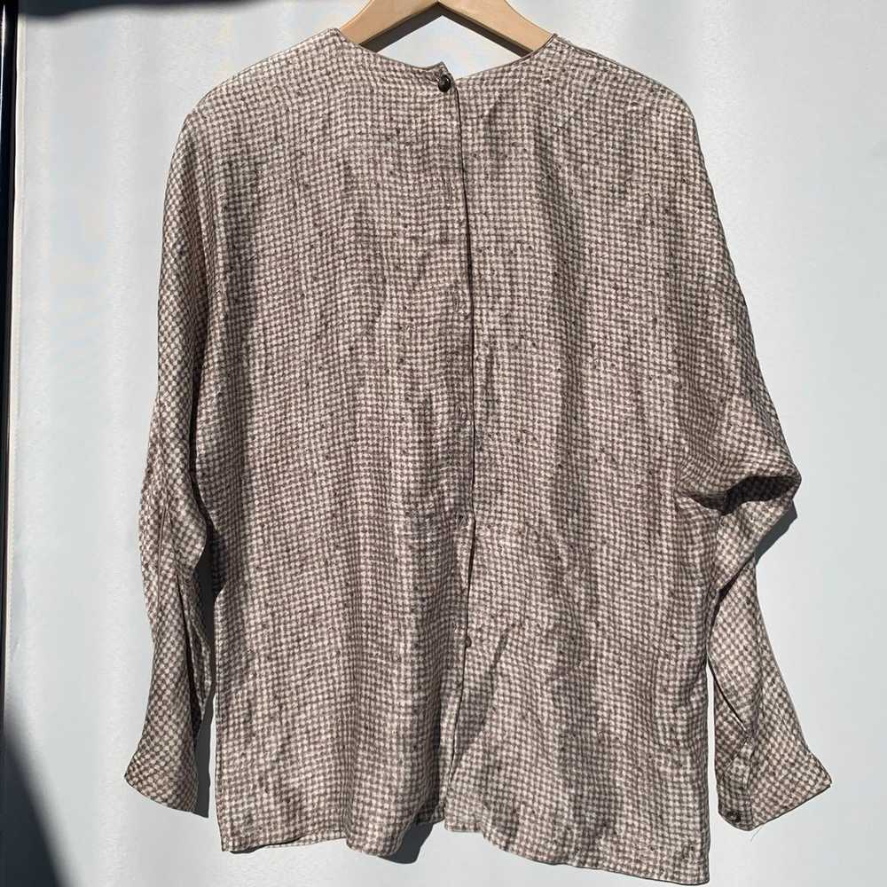 Vintage Ellen Tracy taupe silk blouse Sz 4 - image 4