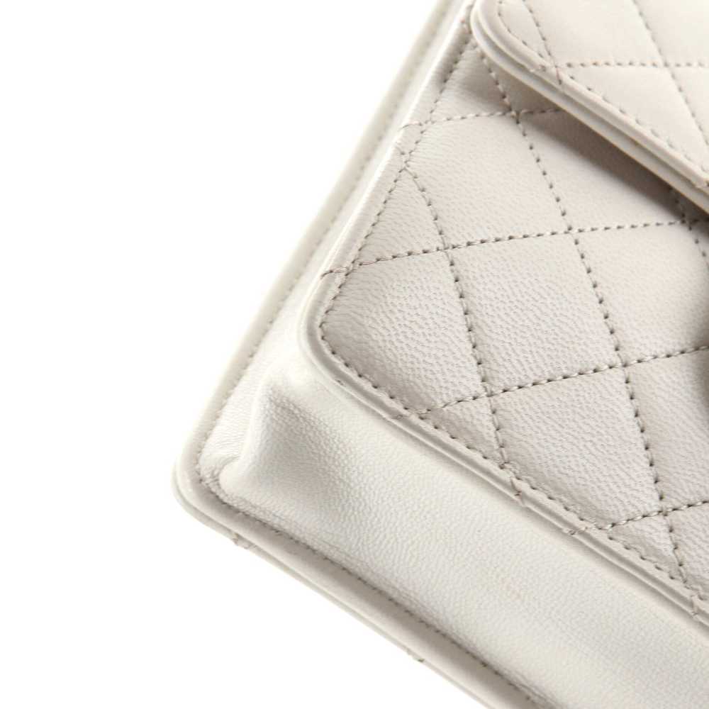 CHANEL Chic Pearls Flap Bag Quilted Goatskin with… - image 7