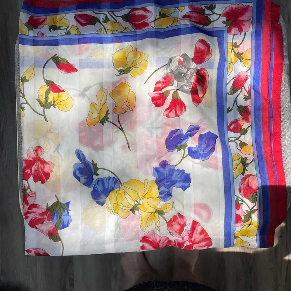 Vintage primary colors floral oblong scarf - image 3