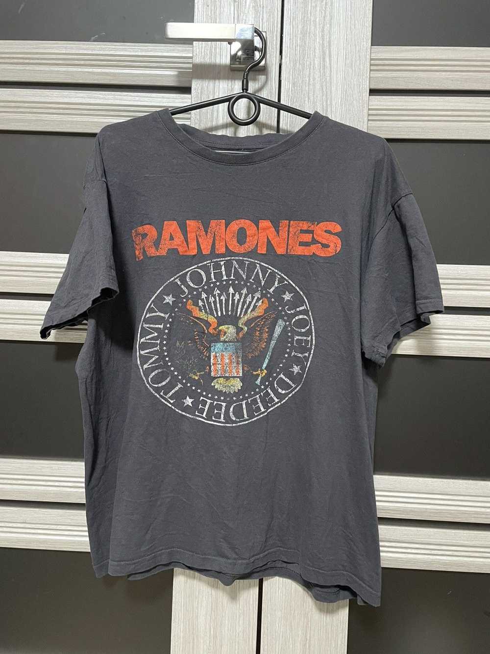 Band Tees × Rock T Shirt × Vintage 00s Ramones Bi… - image 1