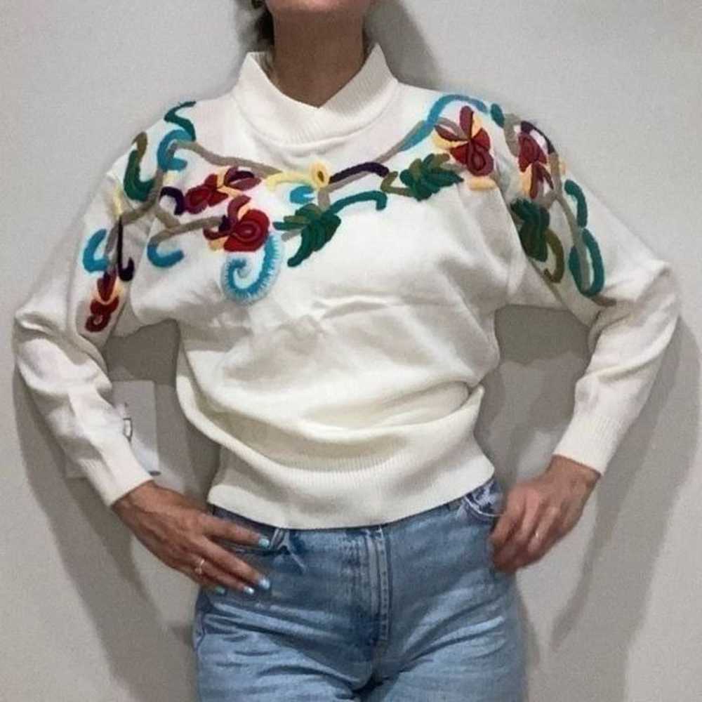 Vintage 1980s floral embroidered sweater, women’s… - image 1