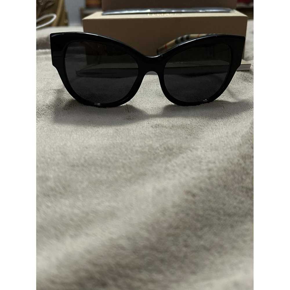 Burberry Sunglasses - image 10