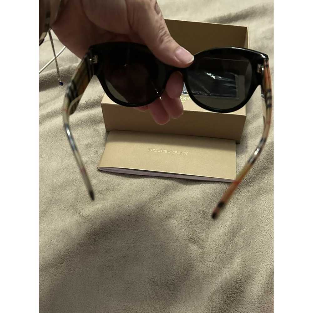 Burberry Sunglasses - image 9
