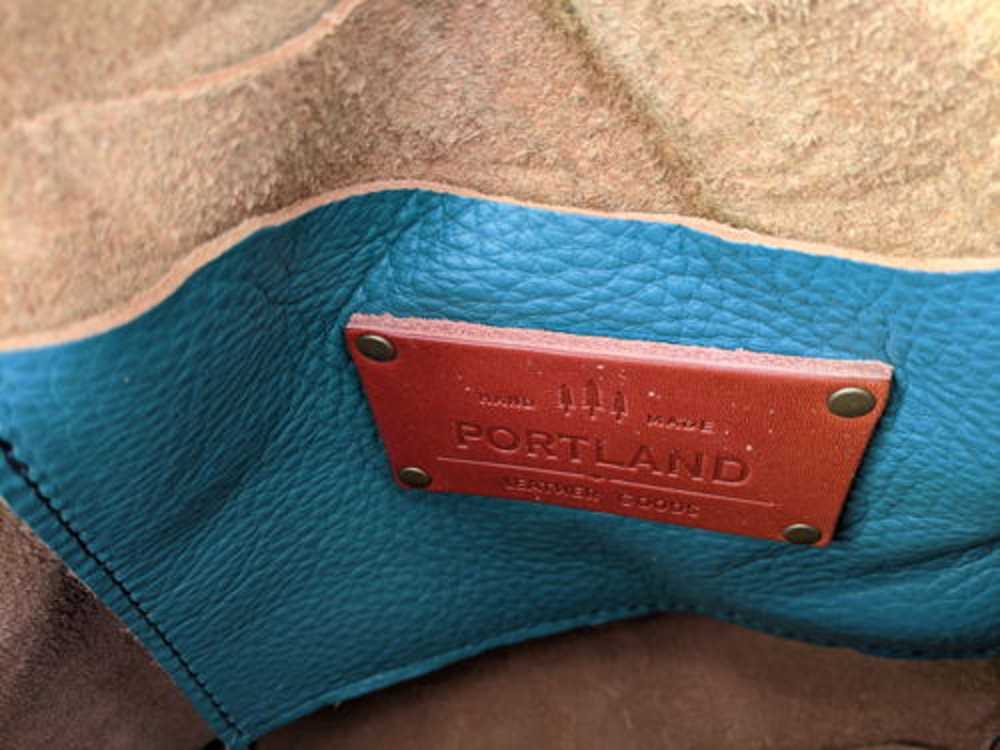 Portland Leather Medium Turquoise Classic Tote w/… - image 8