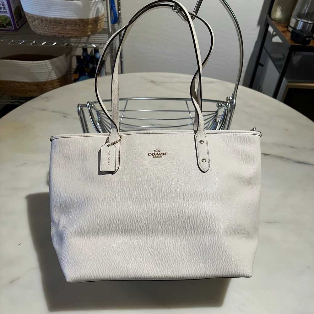 NWOT COACH LEATHER CITY ZIP TOTE, WHITE - image 2