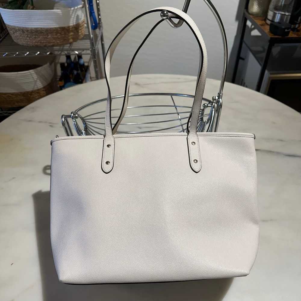 NWOT COACH LEATHER CITY ZIP TOTE, WHITE - image 3